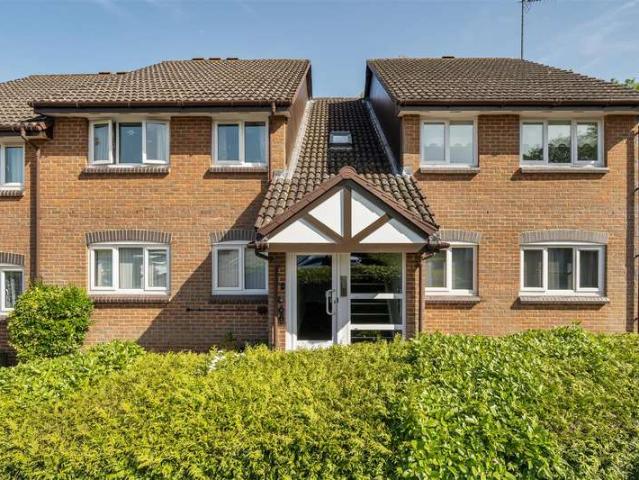 House for sale in Emmbrook, Wokingham