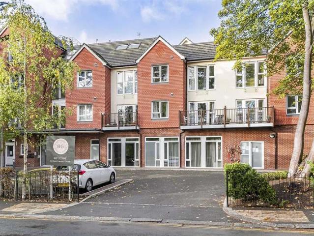 Apartment for sale in Caversham Heights, Reading