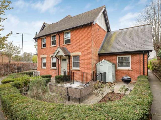 Apartment for sale in Hertford, Colliers End