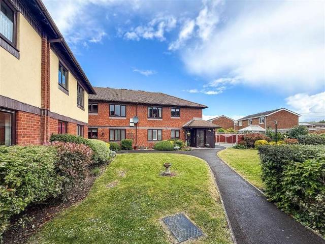 Apartment for sale in Portchester, Fareham