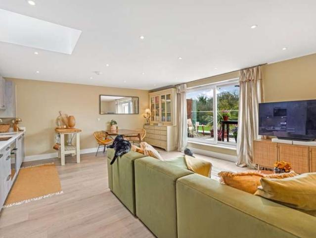 Apartment for sale in London Borough of Croydon, Upper Norwood