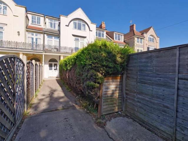 Apartment for sale in Weston-super-mare, North Somerset