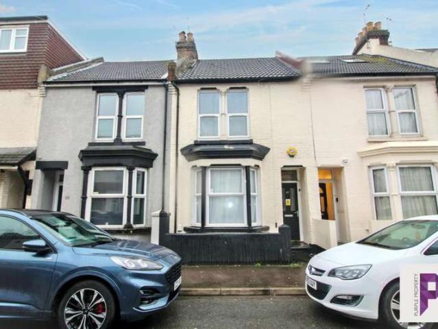 Apartment for sale in Brompton, Gillingham