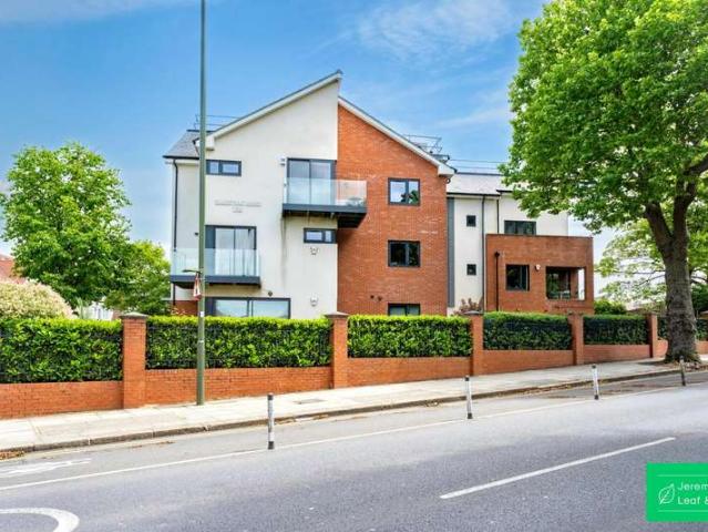 Apartment for sale in Finchley, Greater London