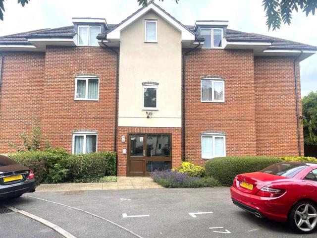 Apartment for sale in Slough