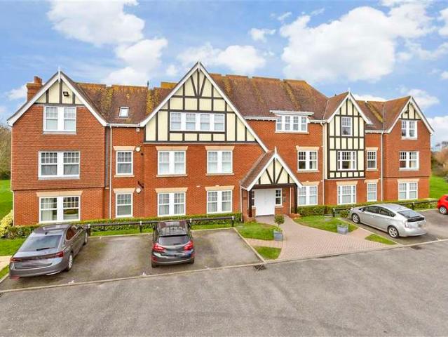 Apartment for sale in Acol, Kent