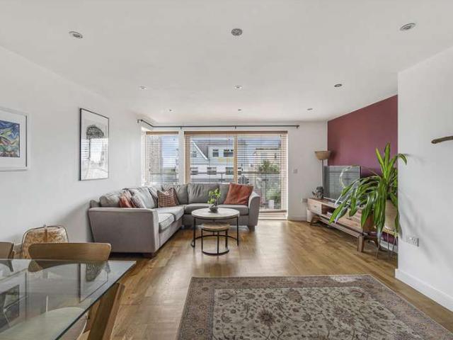 Apartment for sale in Newquay, Cornwall