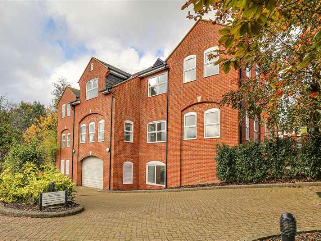 Apartment for sale in The Butts, Kent