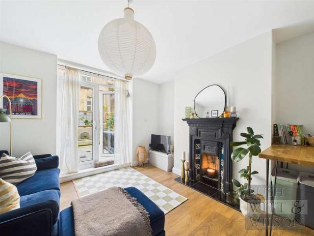 Apartment for sale in Bohemia, Guestling Green