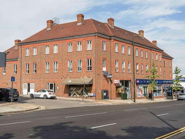 Apartment for sale in London Borough of Barnet, Greater London