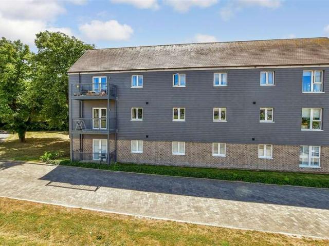 Apartment for sale in Chichester, Littlecote