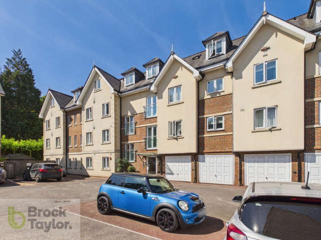 Apartment for sale in Perryfields, West Sussex