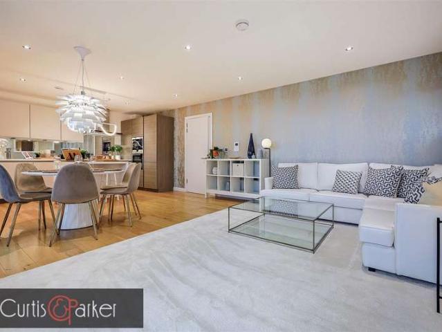 Apartment for sale in Hammersmith, Greater London