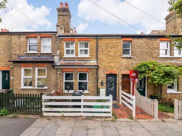 Apartment for sale in Penge, Greater London