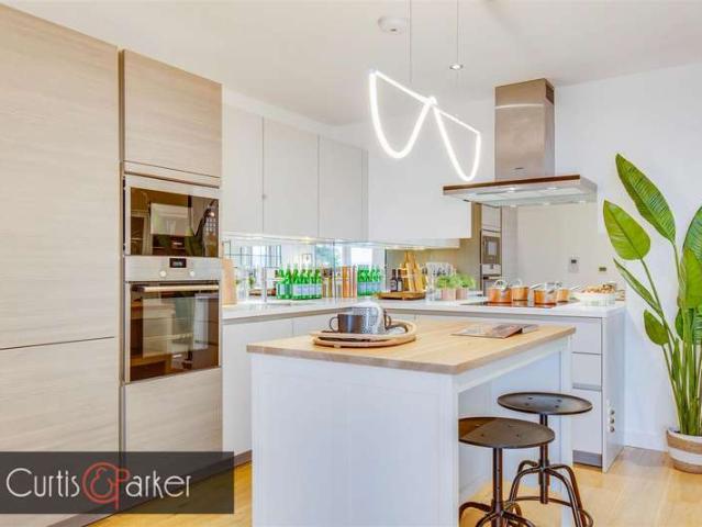 Apartment for sale in Hammersmith, Greater London
