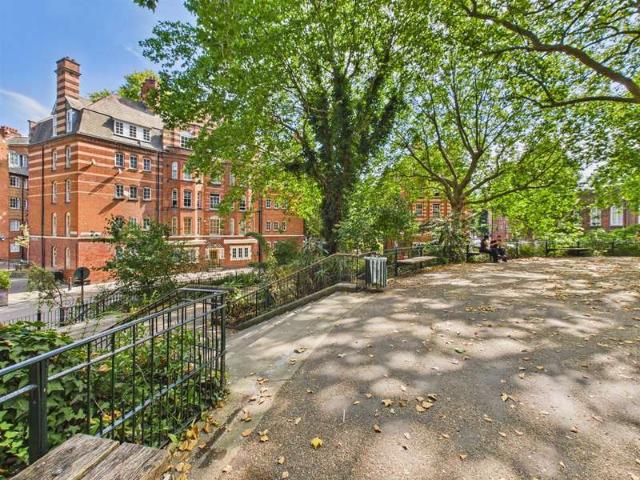 Apartment for sale in Boundary Estate, Greater London