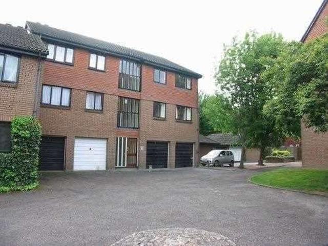 Apartment for sale in Beckton, Greater London