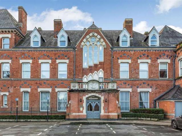 Apartment for sale in Sutton Coldfield, West Midlands
