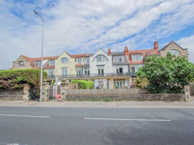 Apartment for sale in Weston-super-mare, North Somerset