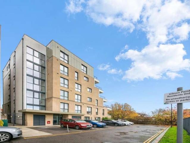 Apartment for sale in London Borough of Hounslow, Heston