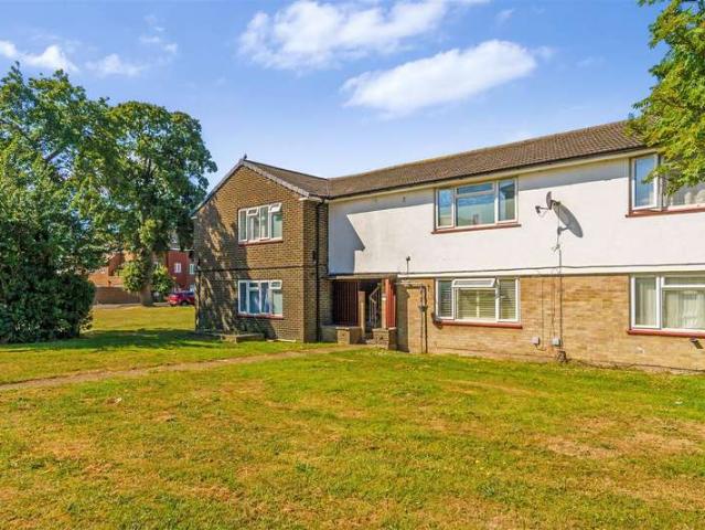 Apartment for sale in Tattenham Corner, Red Hill