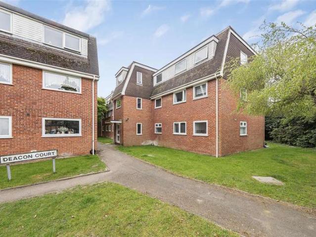 Apartment for sale in Dedworth, Windsor