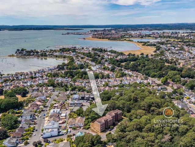 Apartment for sale in Upper Parkstone, Poole