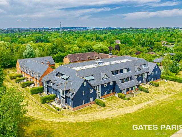 Apartment for sale in Greater London