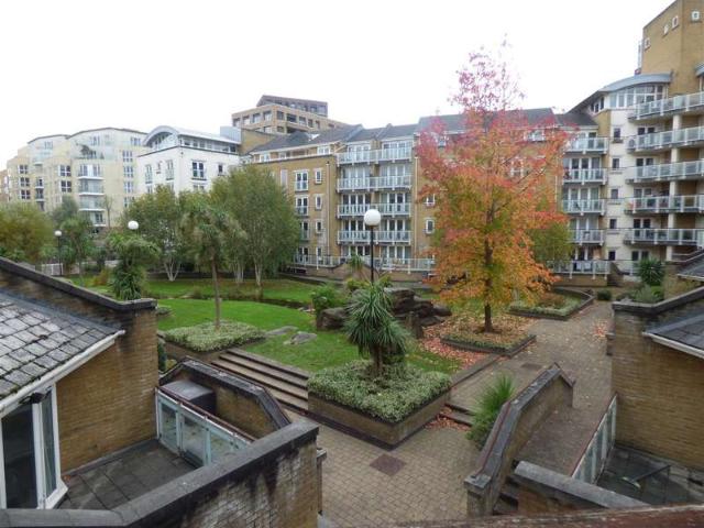 Apartment for sale in Rotherhithe, Greater London