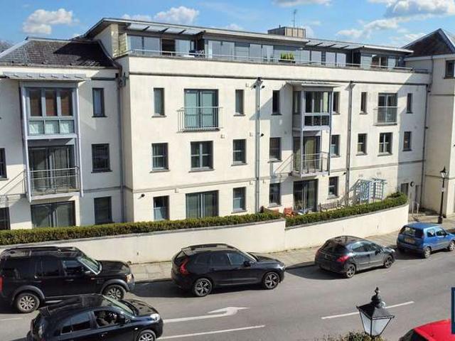 Apartment for sale in Weir Quay, Devon