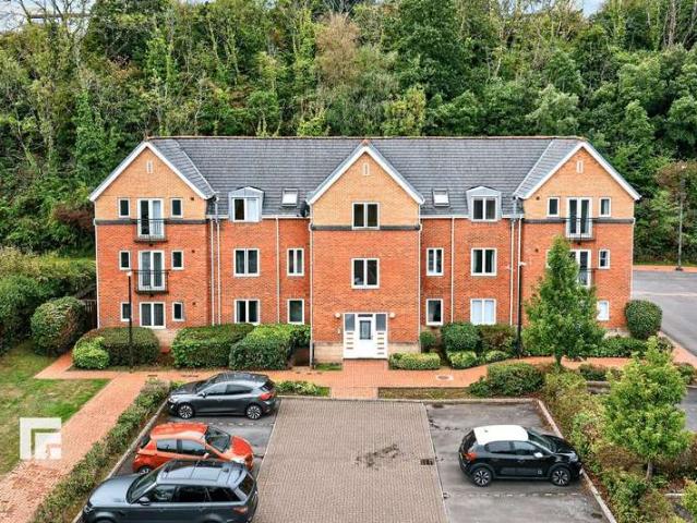 Apartment for sale in Penarth Marina, Penarth