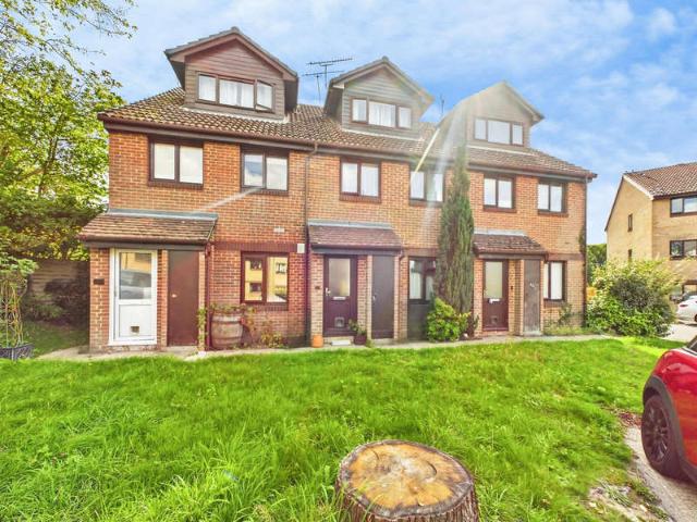 Apartment for sale in Roffey, Horsham