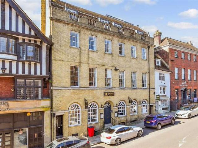 Apartment for sale in Arundel, Clapham