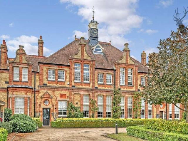 Apartment for sale in Epping, Essex