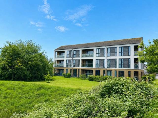 Apartment for sale in Locking Parklands, Locking