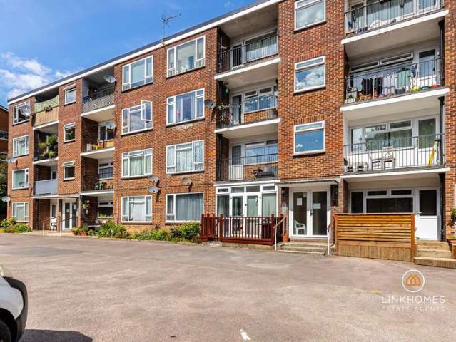 Apartment for sale in Upper Parkstone, Poole