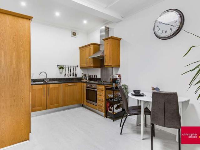 Apartment for sale in Broxbourne, Hertfordshire