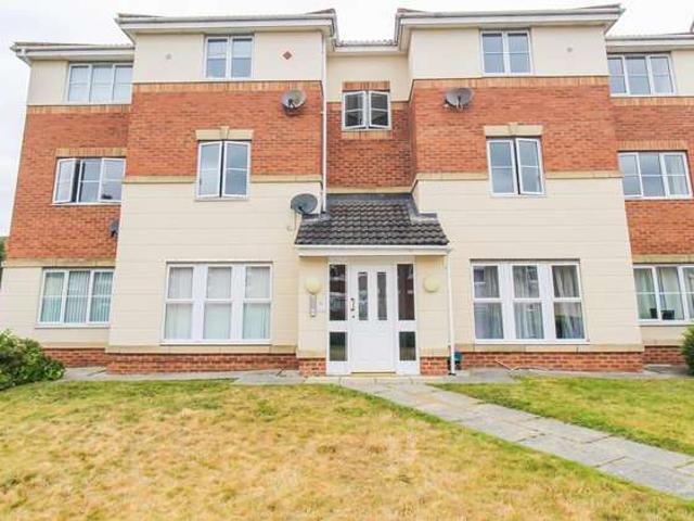 Apartment for sale in Wrenthorpe, West Yorkshire