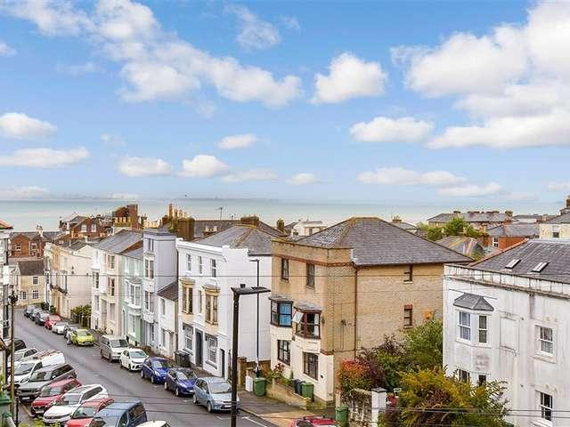 Apartment for sale in Pelhamfield, Ryde