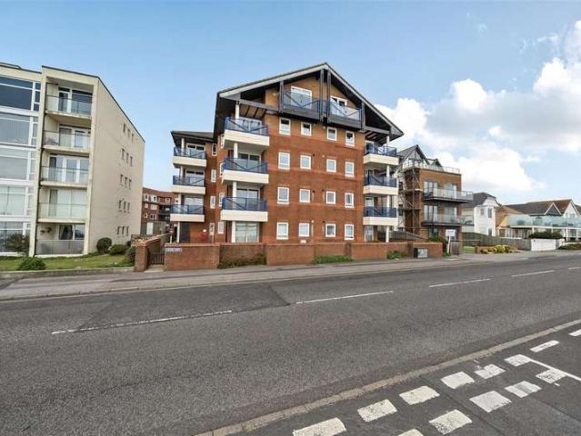 Apartment for sale in Lee-on-the-Solent, Middlecroft