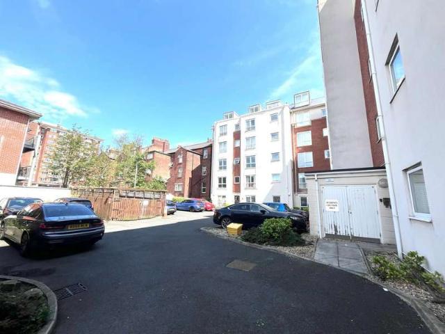 Apartment for sale in Meols Cop, Southport