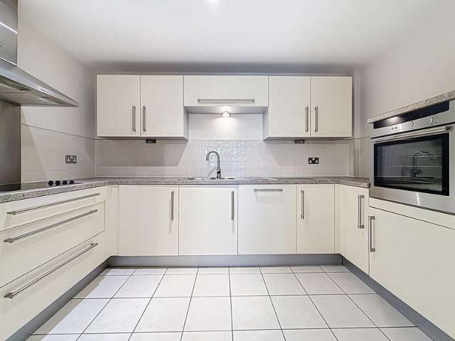 Apartment for sale in Cardiff International Sports Village, Falcon Lodge