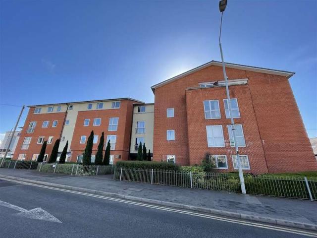 Apartment for sale in Elmfield, Leicestershire