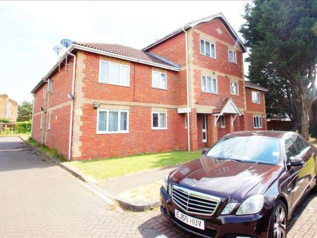 Apartment for sale in Slough