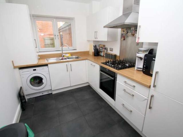 Apartment for sale in Lower Halliford, Surrey