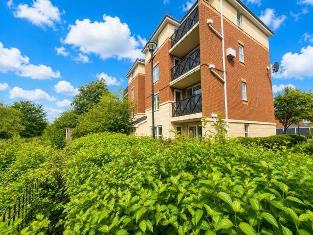 Apartment for sale in Cherry Orchard, Fold Hill