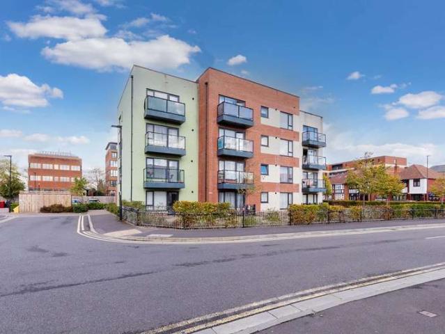 Apartment for sale in Chalvey, Slough