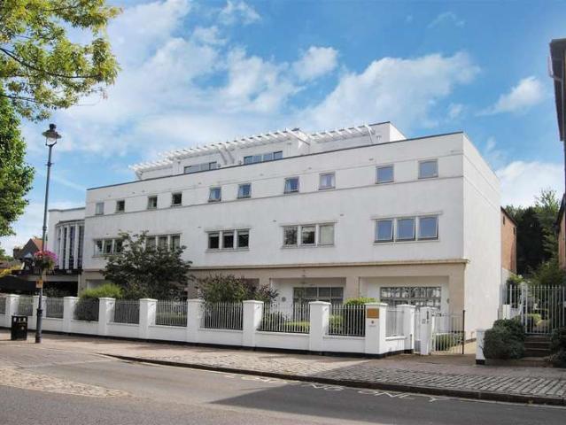 Apartment for sale in Ashlyns Estate, Pouchen End