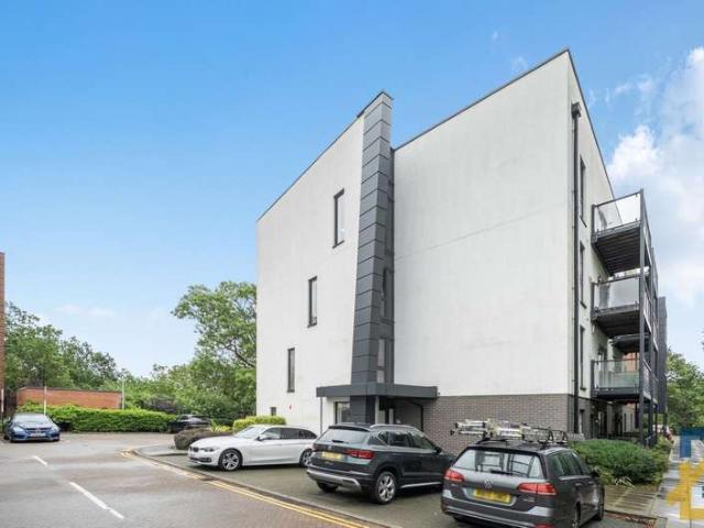 Apartment for rent in Harold Wood, Greater London