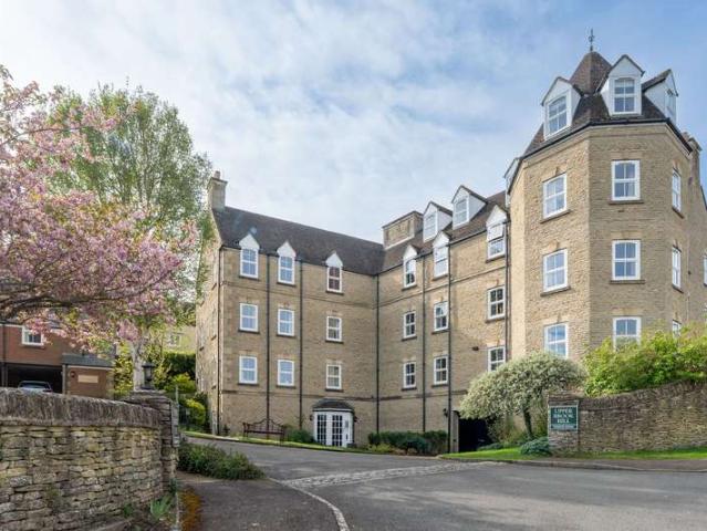 Apartment for sale in Black Bourton, Oxfordshire